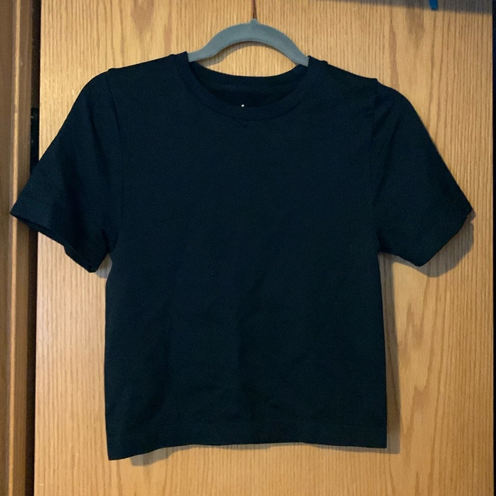 NWT a new day cropped spandex tee